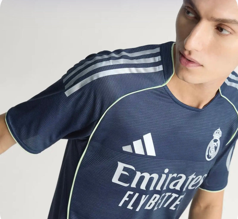 Maillot Real Madrid Away 25/26 version joueur