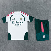 Maillot et short d'entraînement Real Madrid 26/27