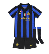 T-shirt et short Inter pour enfants Home 26/27 - avec des chaussettes Scudetto + Coccarda