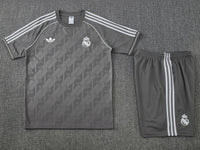 Maillot et short d'entraînement Real Madrid 25/26
