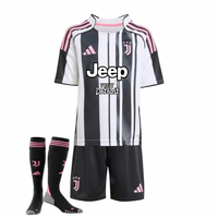 T-shirt et short pour enfants de la Juventus Home 25/26 - Avec des Chaussettes