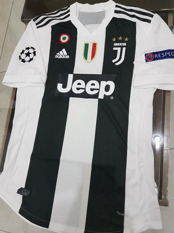 T-shirt rétro Juventus home 18/19 - Avec écusson