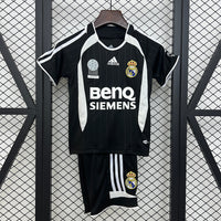 T-shirt et Short Enfant Retro Real Madrid Away 06/07